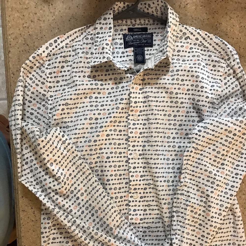 Casual American Rag fine looking Men’s shirt!